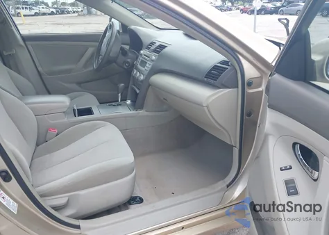 2011 Toyota Camry Le z USA, uszkodzony, nr VIN 4T1BF3EKXBU166147